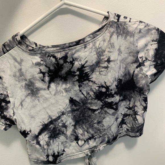Shein Marble Tie Up Crop Top - Picture 3 of 4